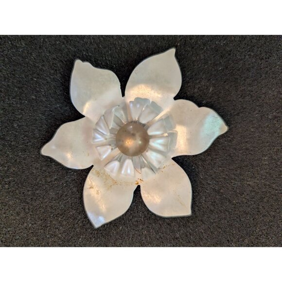 Vintage White Metal Flower Brooch Faux Pearl Center Gold-Tone Backing - Picture 1 of 4